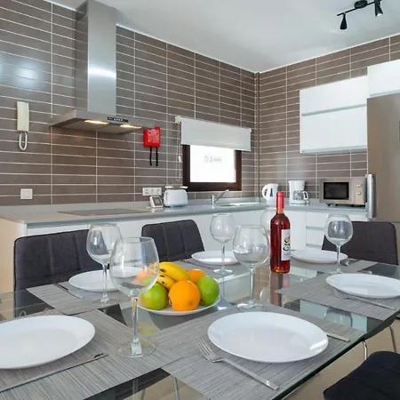 Ledicia Villa Playa Blanca